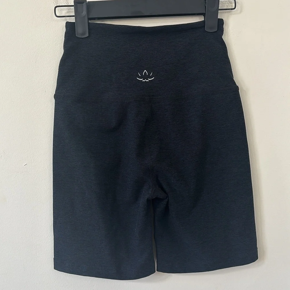 Beyond Yoga x Peloton Spacedye Keep Pace 7" Short Darkest Night Size Small - Picture 4 of 5